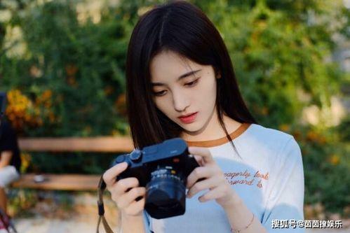 娱乐圈吃瓜鞠婧祎是谁,娱乐圈的“吃瓜”焦点，揭秘她的星途历程  第2张