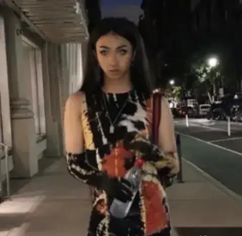 娱乐八卦吃瓜少女,那些低调吃瓜的少女们  第2张