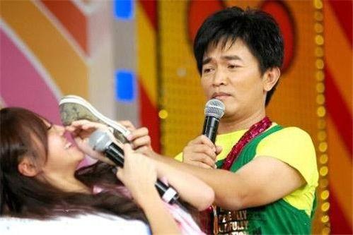 娱乐吃瓜君节目喷头,揭秘娱乐圈幕后真相，喷头事件引发热议  第2张